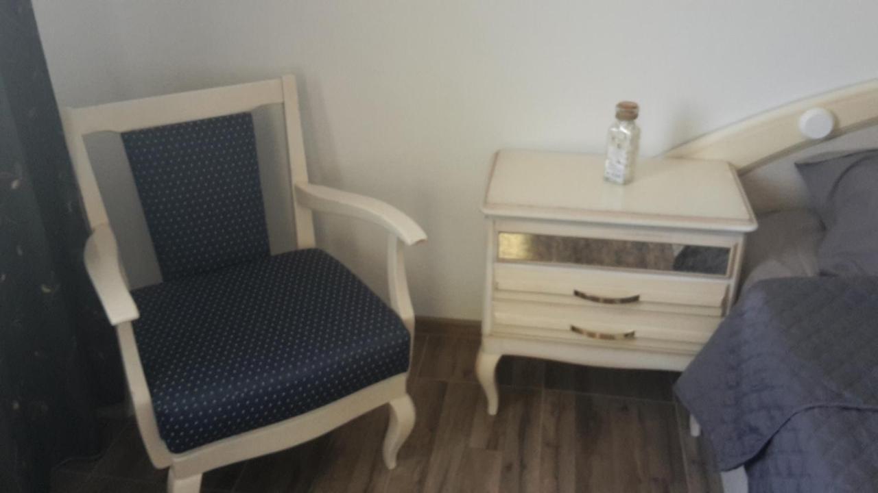 Apartament Mandree コスティネシュティ エクステリア 写真
