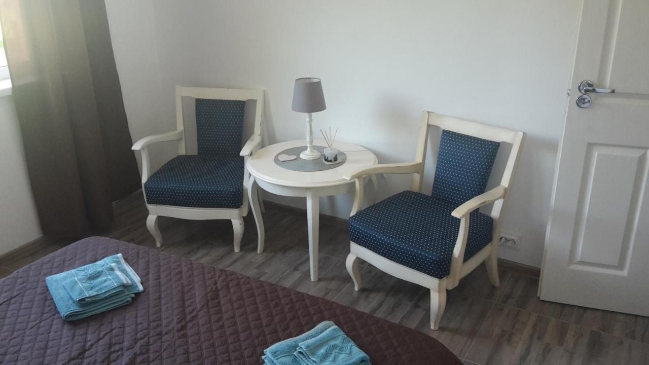 Apartament Mandree コスティネシュティ エクステリア 写真